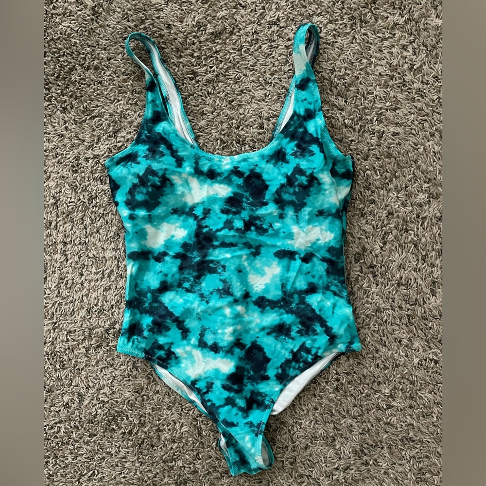 Old Navy One piece bathing suit